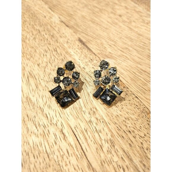 Earrings in Gold-tone and Grey/Smoky Glass Stones for a Vintage Look - Picture 3 of 4